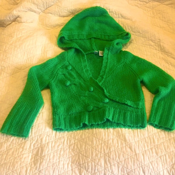 Small crop sweater in unique green color ! - Picture 1 of 8